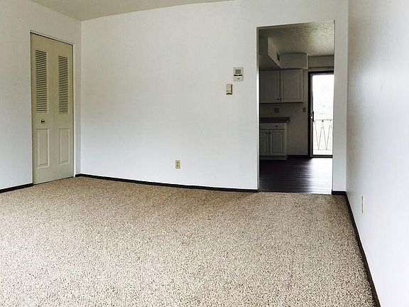 5th image of 401 Tracy Ln APT 2