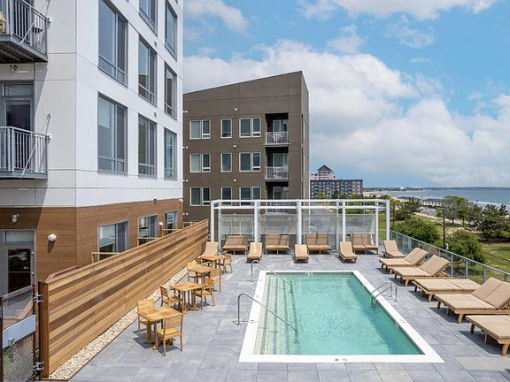 4th image of 656 Ocean Ave #1006