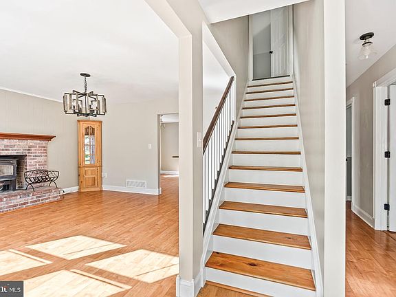 3rd image of 133 Milestone Rd