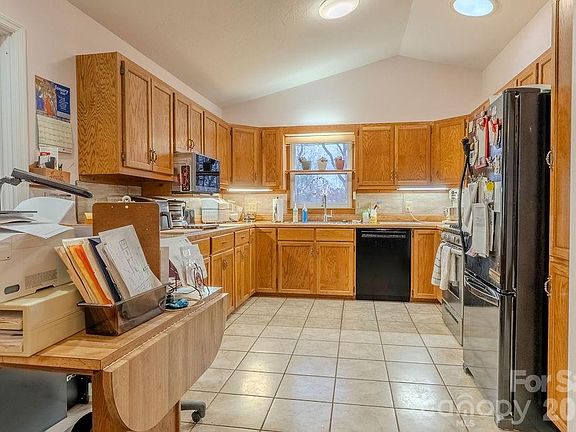 5th image of 200 Mica Cir