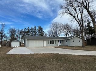 1650 River Rd, Windom, MN 56101