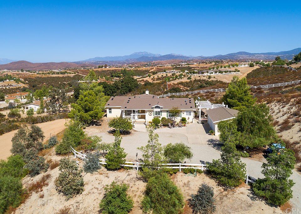 1st image of 39610 Spanish Oaks Dr