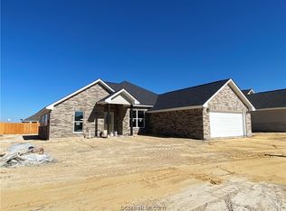 197 Rustic Trce, Snook, TX 77878