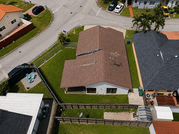 5th image of 764 SW 99th Court Cir