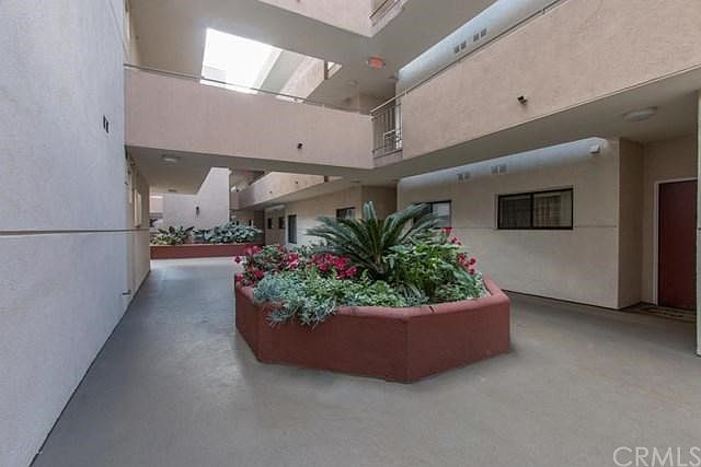 1st image of 500 E Lexington Dr APT 306