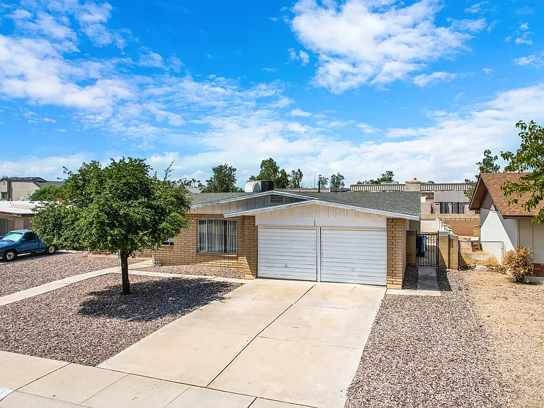 1702 E El Parque Dr — Photo 8