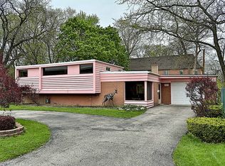 6829 N East Prairie Rd, Lincolnwood, IL 60712
