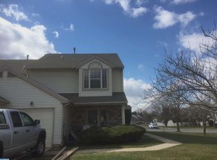 2 Fox Meadow Dr, Sicklerville, NJ 08081