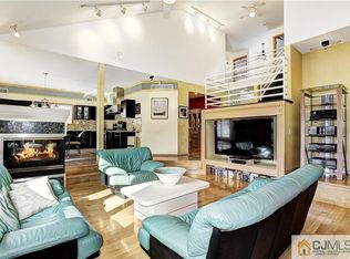 27 Vernon Ave, Colonia, NJ 07067