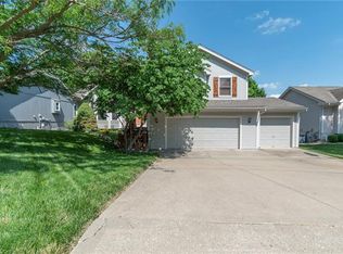6415 N Fisk Ct, Kansas City, MO 64151