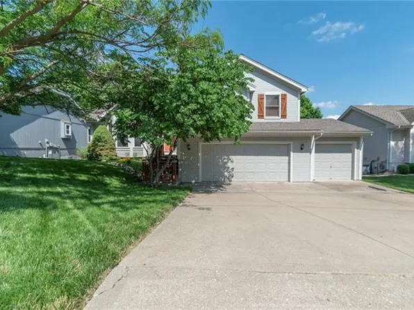 6415 N Fisk Ct, Kansas City, MO 64151