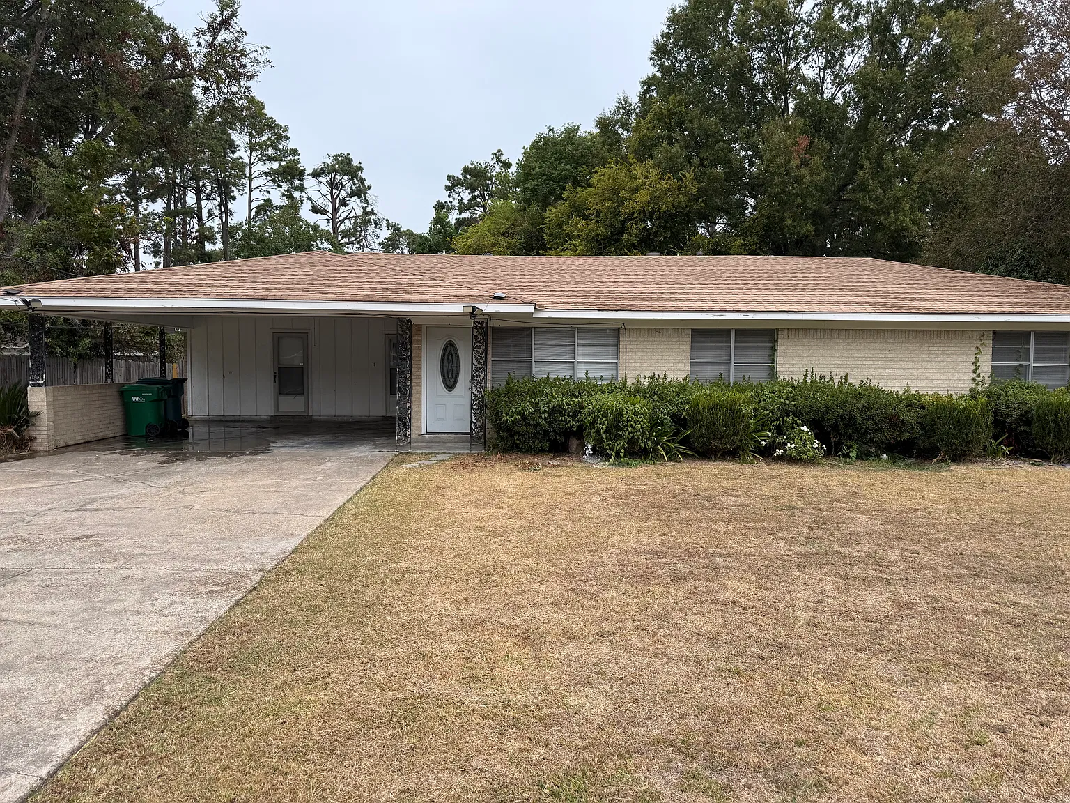 3 bed, 2322 sqft, $1,300 — Photo 2