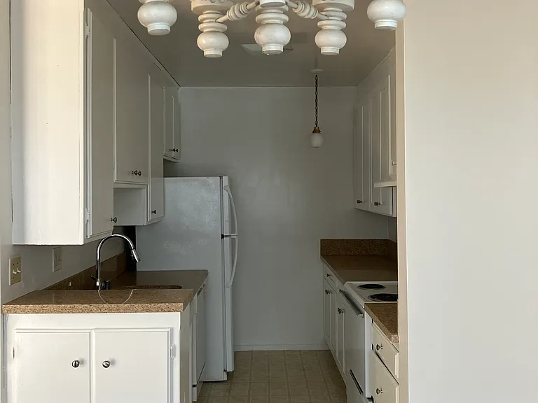3329 Keystone Ave #7 — Photo 4