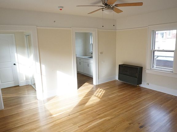 5th image of 221 W Washington Ave #221