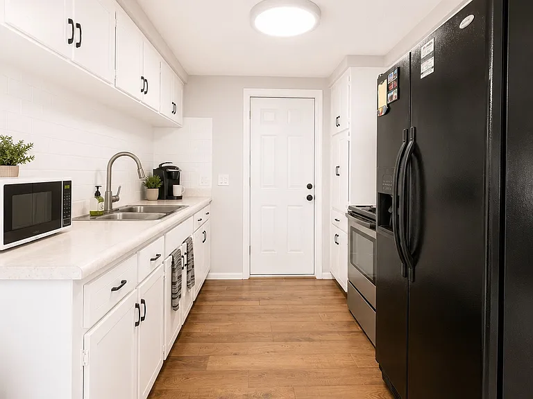 7924 Halsey Dr — Photo 8