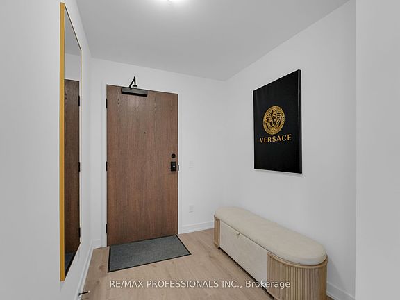 4th image of 1035 Southdown Rd #1402