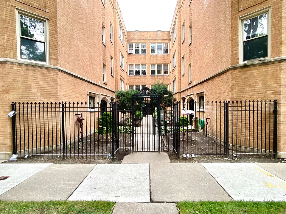 2450-58 W. Wilson/4601-11 N. Campbell