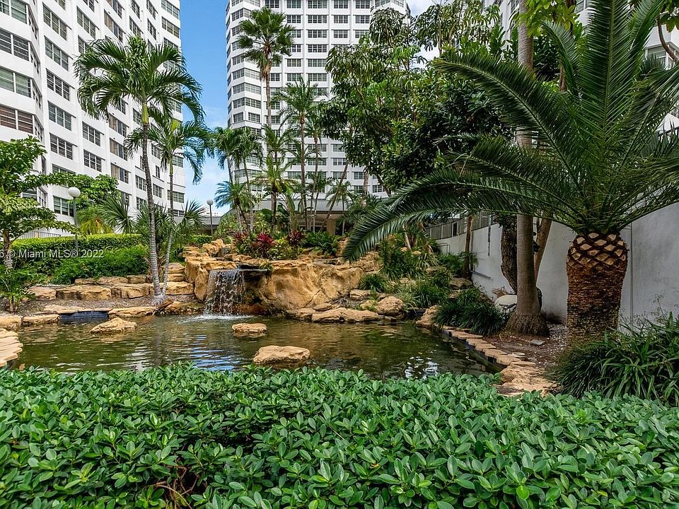 1st image of 825 Brickell Bay Dr APT 1051