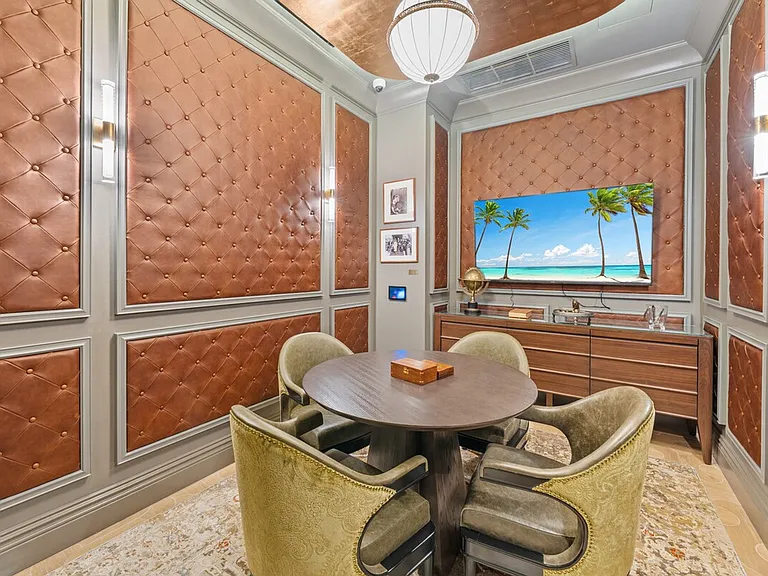 Building's Lounge