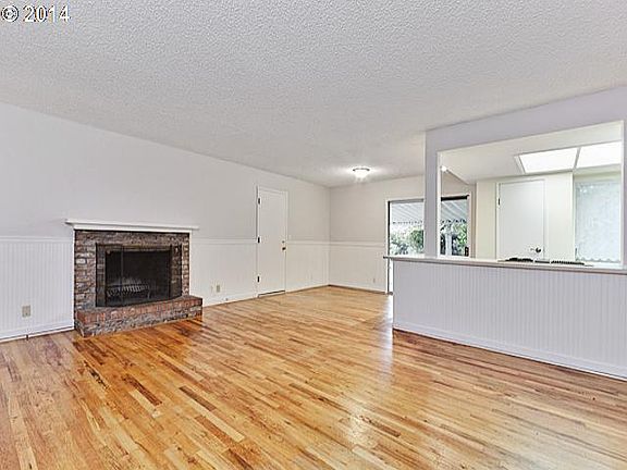 3rd image of 171 NE 31st Ct