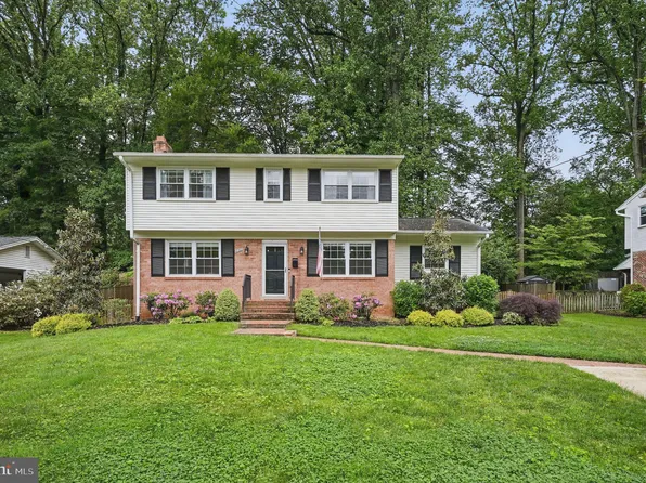 10207 Scout Dr, Fairfax, VA 22030