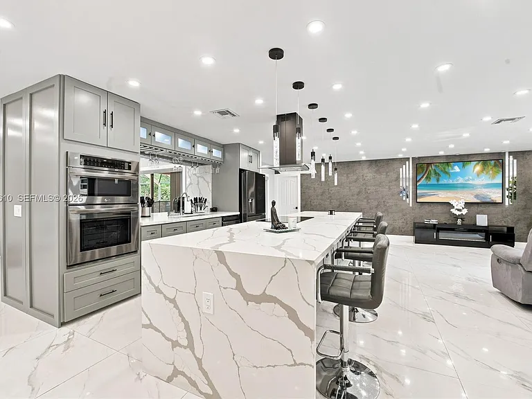 821 Ramblewood Dr — Photo 11