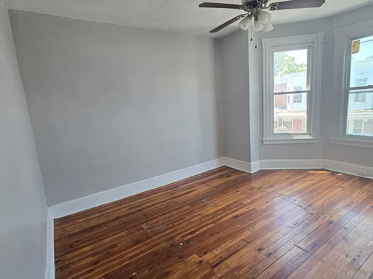 1249 N Alden St — Photo 10