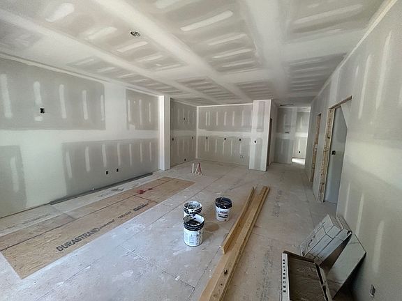 4th image of 1111 Tree St