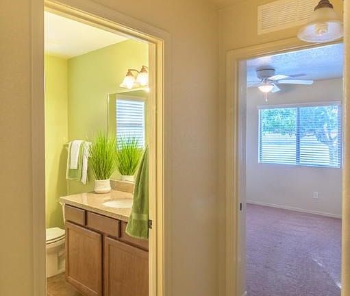 3rd image of 1471 Bonnie View Pl