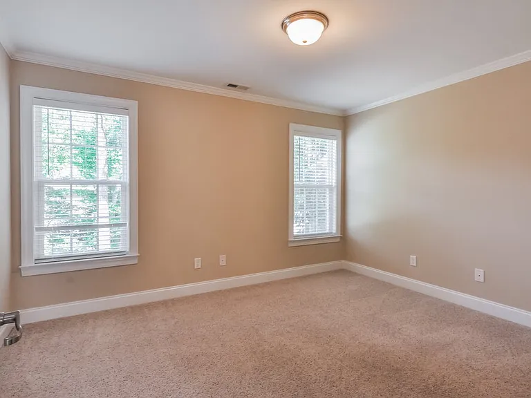 221 Worthington Ct — Photo 17