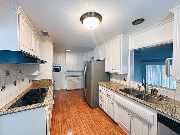 4th image of 4823 Ocana Ave