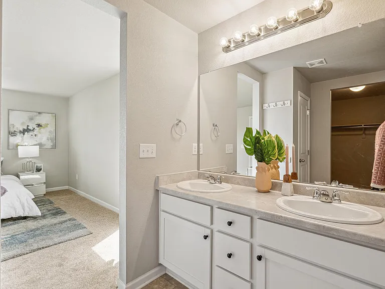 1119 Sherman Dr — Photo 22