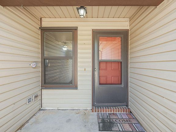 3rd image of 2328 Willow Bend Blvd