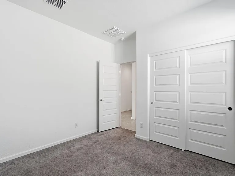2440 W Bowker St — Photo 10