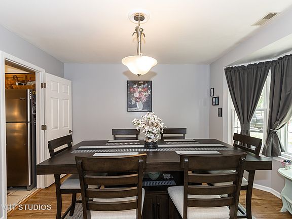 4th image of 428 Lauren Ln
