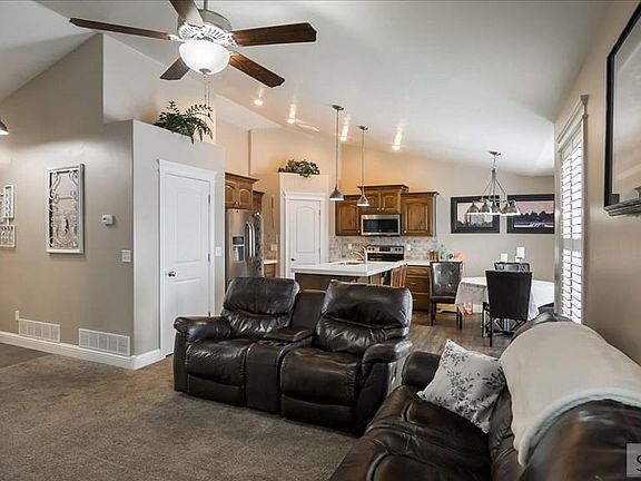 5th image of 2553 N Barnes Way