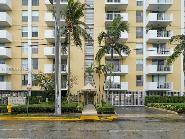 2000 NE 135th St, Miami, FL