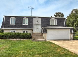9820 Grant Pl, Crown Point, IN 46307