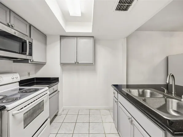 8456 Leawood Blvd, Houston, TX 77072