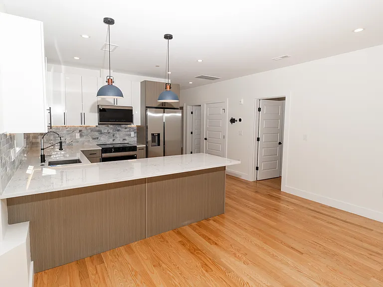 28-30 Clifton St #30A — Photo 13