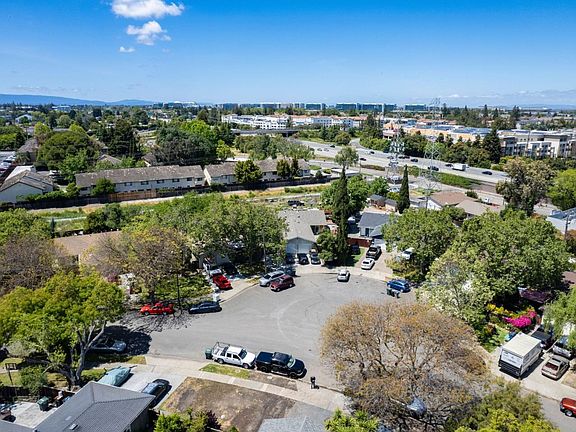 3rd image of 863-865 San Juan Dr
