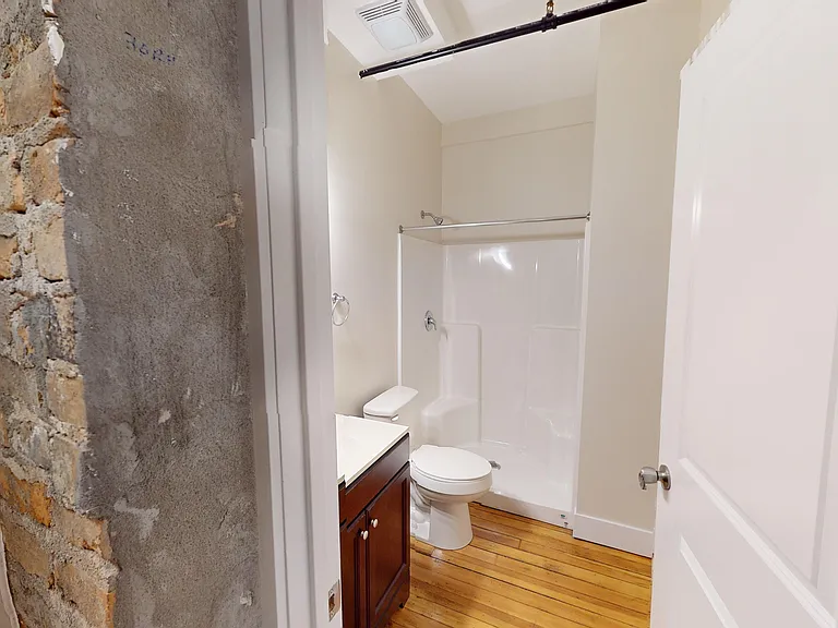 906 Main St #201 — Photo 9