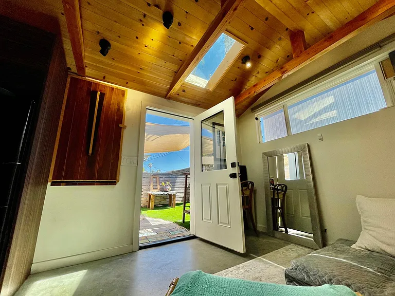 328 La Veta Ave #STUDIO — Photo 3