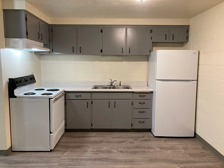 1668 Ferry St #3 — Photo 4