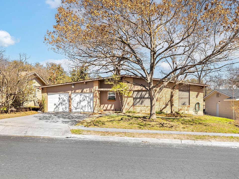 1st image of 215 Tammy Dr