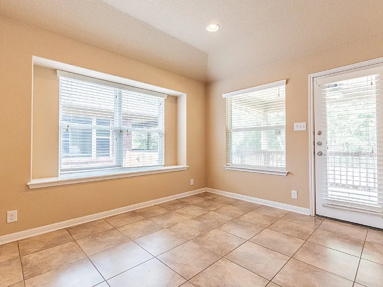 7111 Watertrout Bay — Photo 14