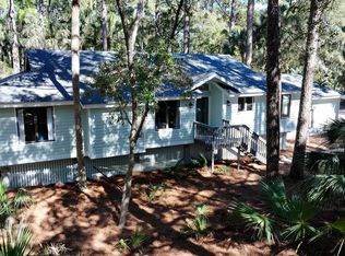 15 Pelican Cv, Saint Helena Island, SC 29920