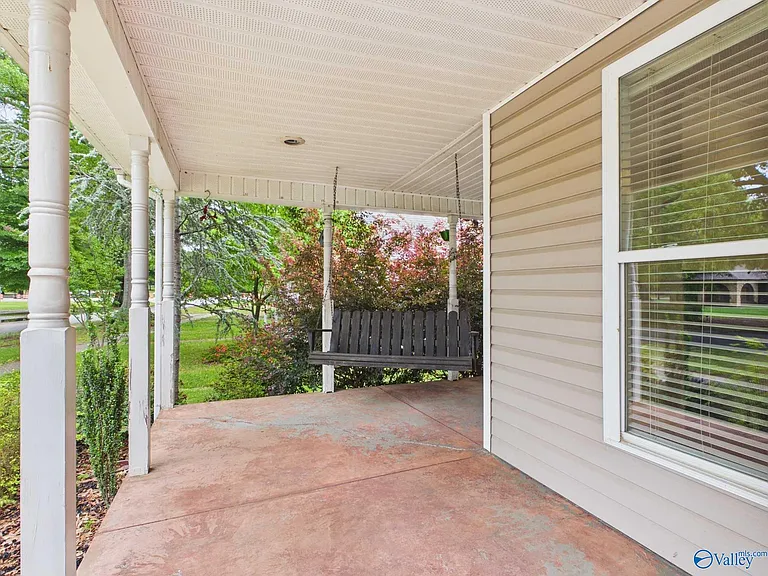 501 Prospect Dr SE — Photo 38