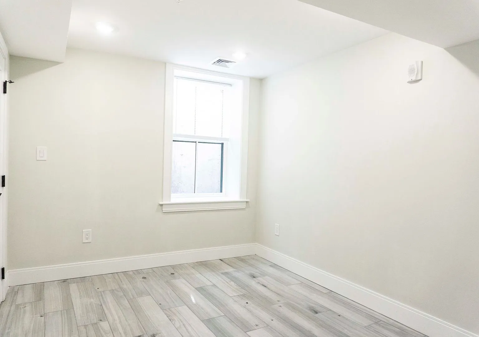 3 Bedroom — Photo 2