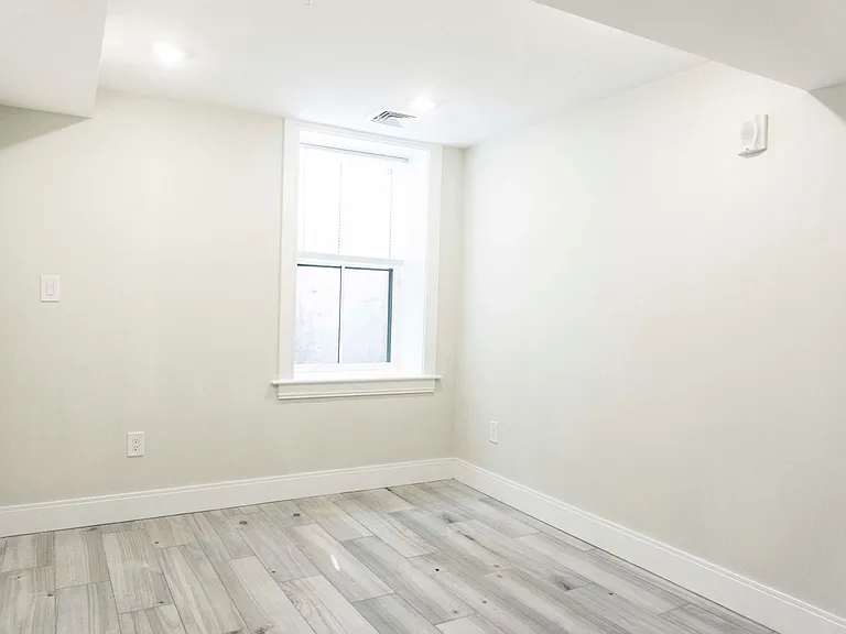 66 Linden St #7 — Photo 2